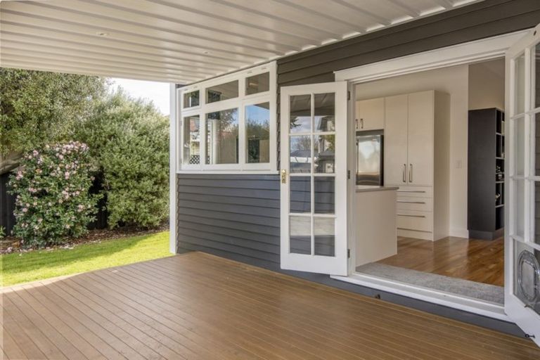 Photo of property in 22 Winton Street, St Albans, Christchurch, 8014