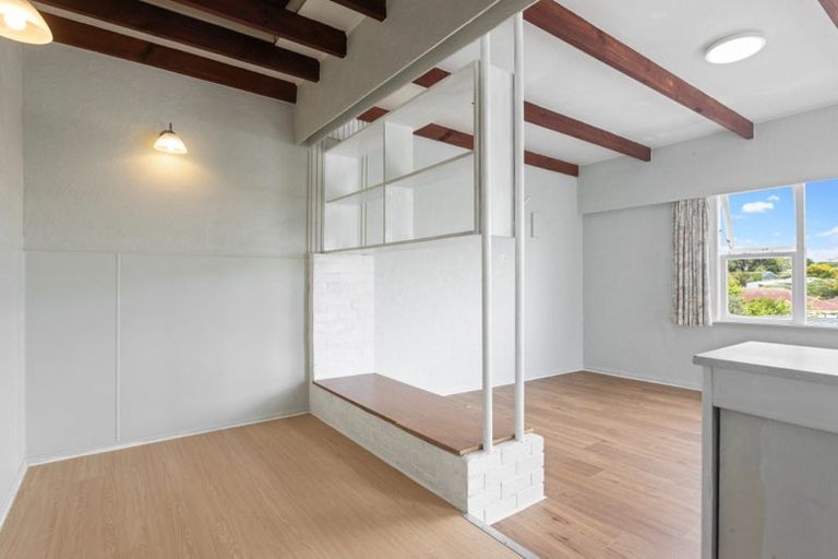 Photo of property in 1/3177 Great North Road, New Lynn, Auckland, 0600