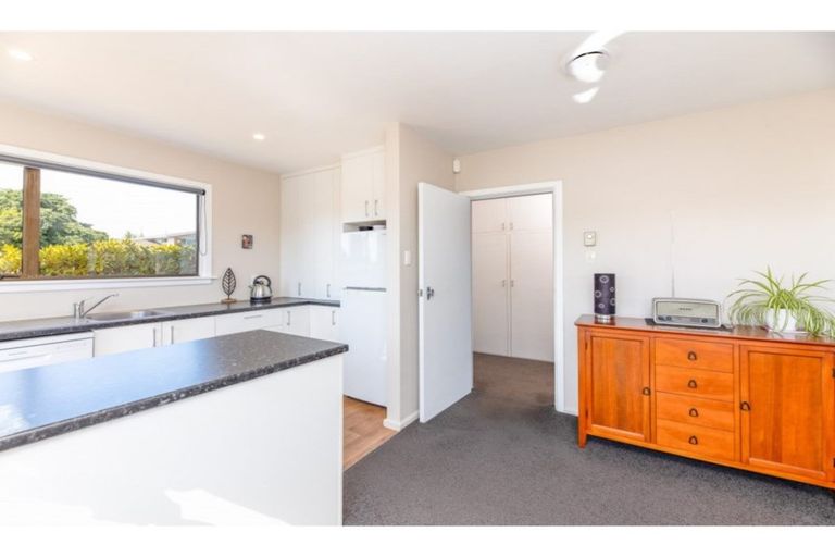 Photo of property in 1/1 Rosedale Place, Avonhead, Christchurch, 8042