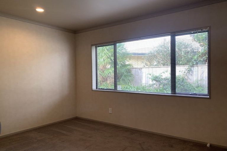 Photo of property in Waimanu Bay Village, 11/1 Piriti Drive, Te Atatu Peninsula, Auckland, 0610