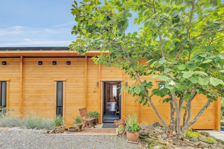 Photo of property in 127 Queen Charlotte Drive, Havelock, Picton, 7281