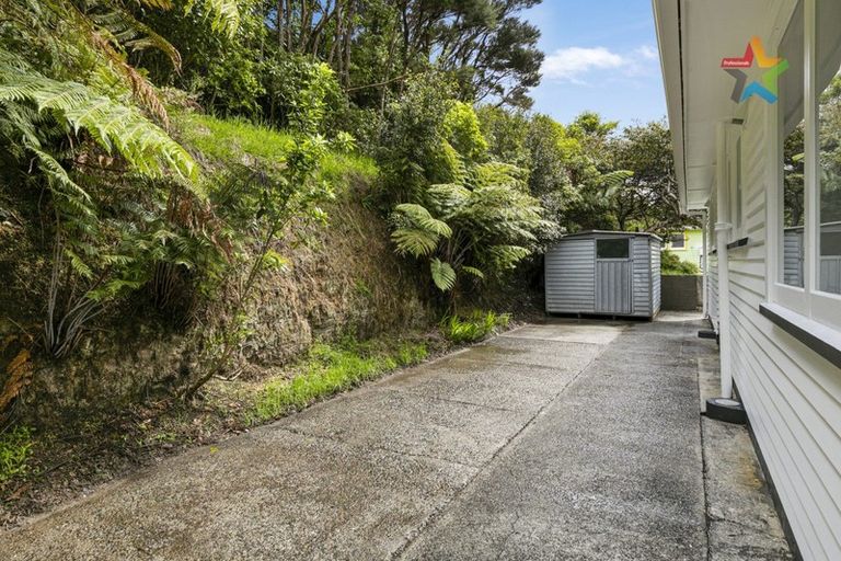 Photo of property in 165 Wellington Road, Wainuiomata, Lower Hutt, 5014