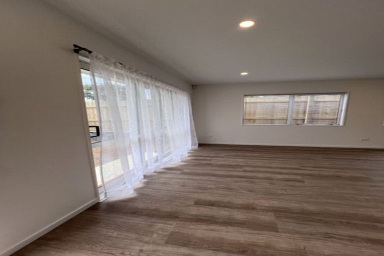 Photo of property in 9 Sheralee Place, Bucklands Beach, Auckland, 2014