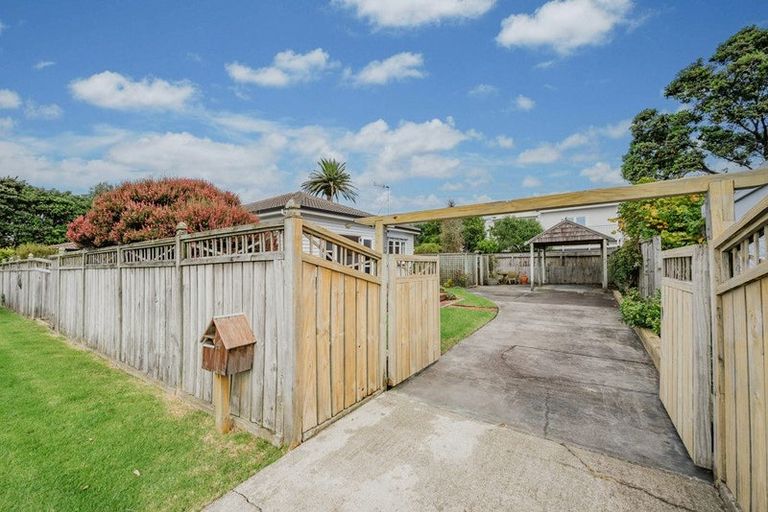 Photo of property in 4 Nathan Avenue, Paraparaumu Beach, Paraparaumu, 5032