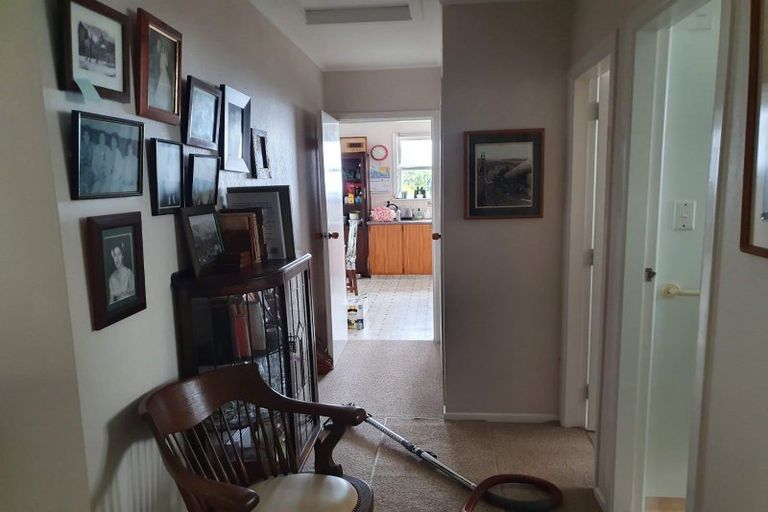 Photo of property in 1 Holmes Grove, Naenae, Lower Hutt, 5011