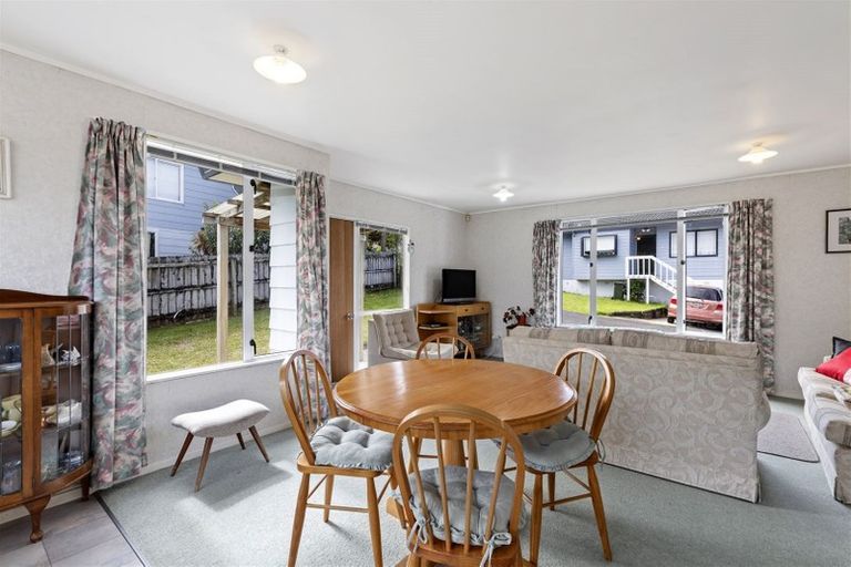 Photo of property in 1/8 Fernlea Rise, Bayview, Auckland, 0629