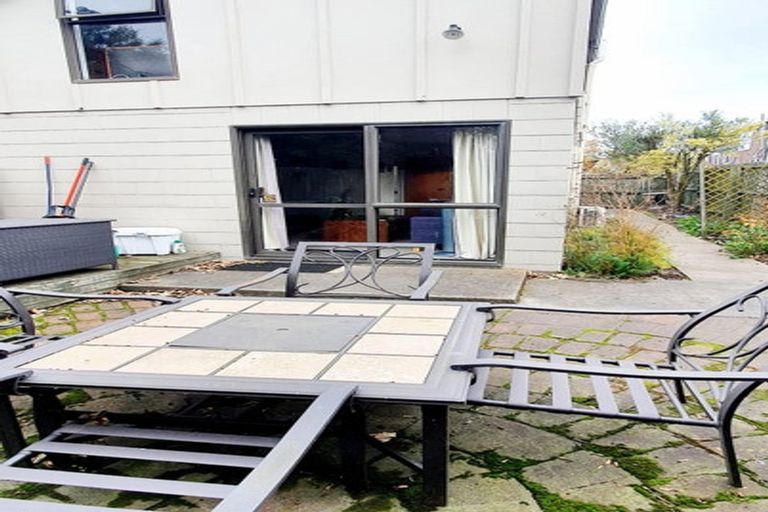 Photo of property in 4/19 Grove Road, Addington, Christchurch, 8024