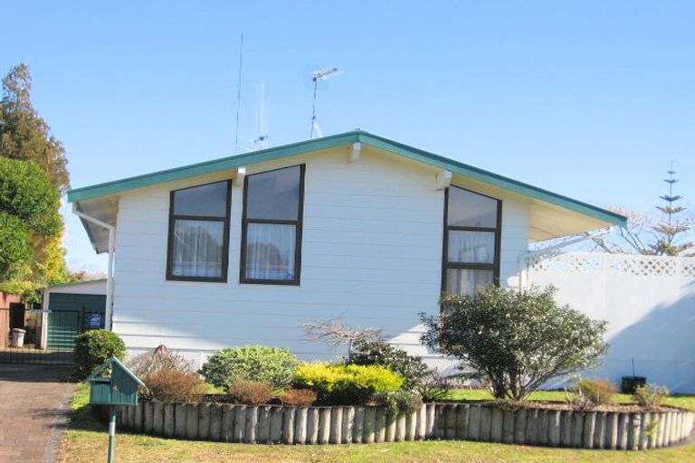 Photo of property in 4 Camden Place, Pukete, Hamilton, 3200