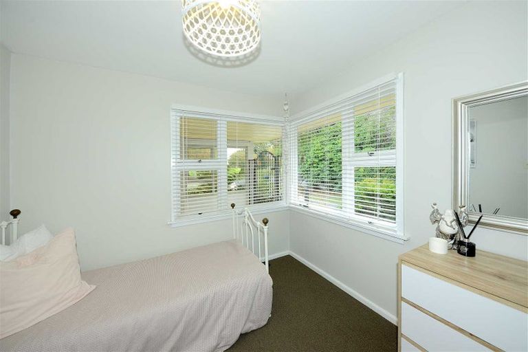 Photo of property in 338 Memorial Avenue, Burnside, Christchurch, 8053
