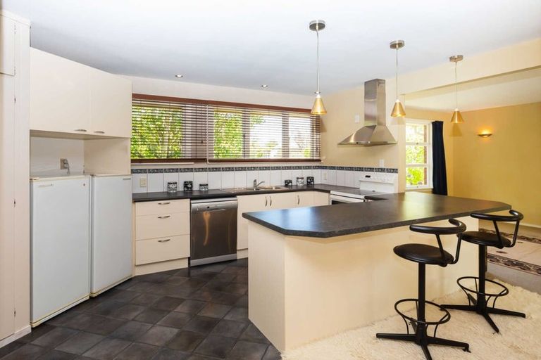 Photo of property in 36 Warren Crescent, Hillmorton, Christchurch, 8025