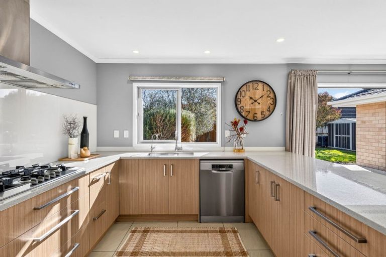 Photo of property in 12 Sylvester Crescent, Flagstaff, Hamilton, 3210