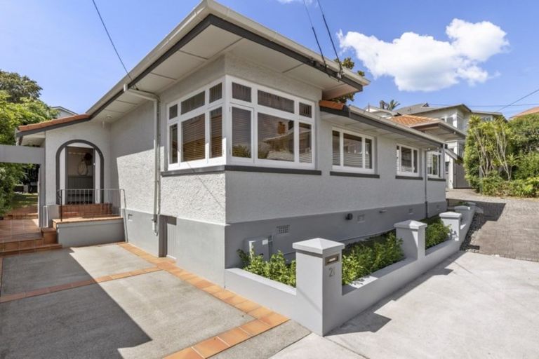 Photo of property in 21 Rattray Street, Devonport, Auckland, 0624