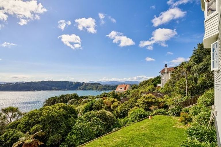 Photo of property in 93 Grafton Road, Roseneath, Wellington, 6011