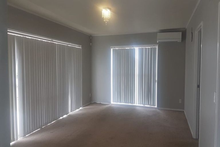 Photo of property in 2 Sunlands Drive, Manurewa, Auckland, 2102