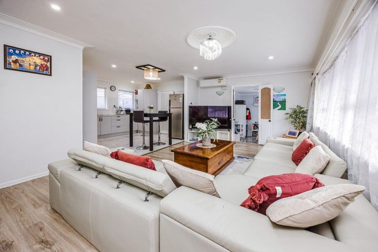 Photo of property in 64a Kautami Avenue, Papatoetoe, Auckland, 2025