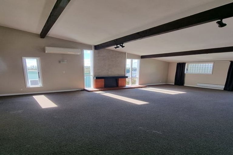 Photo of property in 14 Rajkot Terrace, Broadmeadows, Wellington, 6035