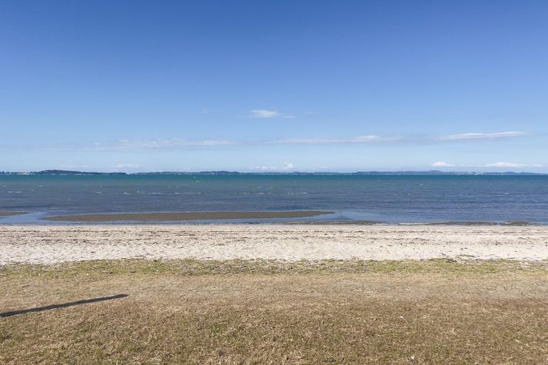 Photo of property in 51a The Esplanade, Eastern Beach, Auckland, 2012