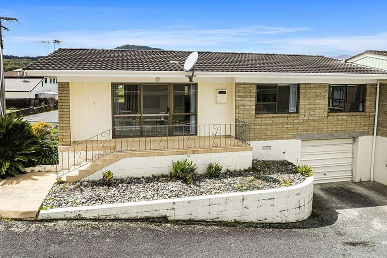 Photo of property in 27 Kamo Road, Regent, Whangarei, 0112