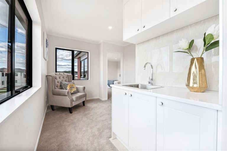 Photo of property in 42b Donegal Park Drive, Flat Bush, Auckland, 2019