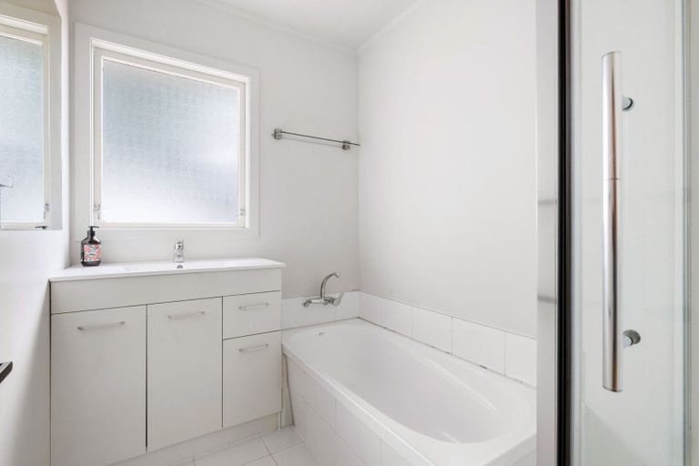 Photo of property in 38 Pohutukawa Drive, Pukete, Hamilton, 3200