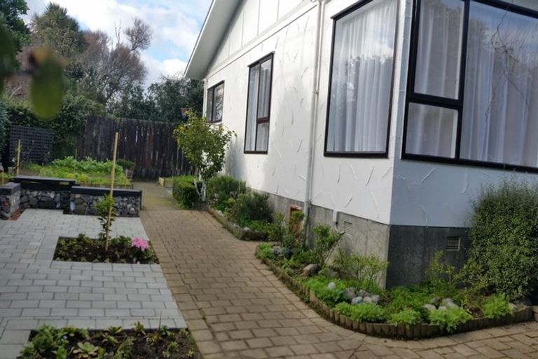 Photo of property in 27a Izard Road, Khandallah, Wellington, 6035