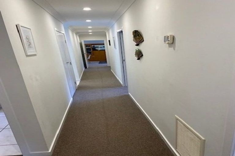 Photo of property in 27 Olivia Crescent, Tawa, Wellington, 5028