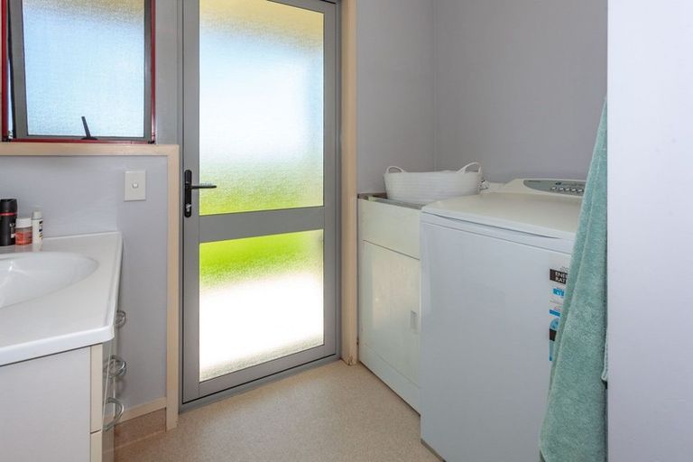 Photo of property in 589 East Coast Road, Browns Bay, Auckland, 0632