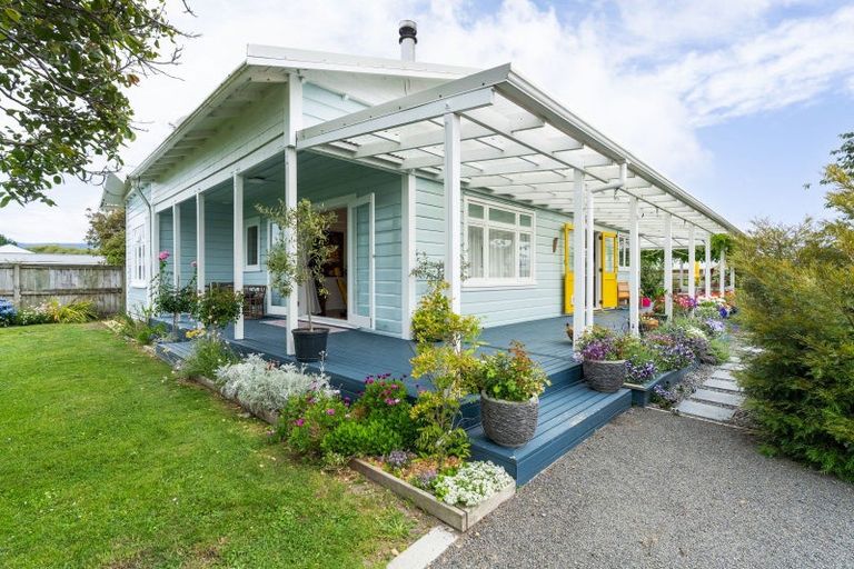 Photo of property in 37 Kiharoa Street, Otaki Beach, Otaki, 5512