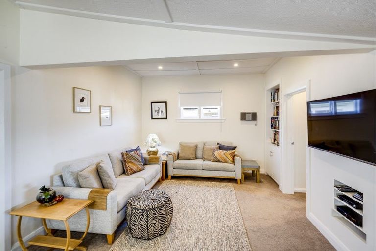 Photo of property in 206 Lyndon Road West, Hastings, 4122