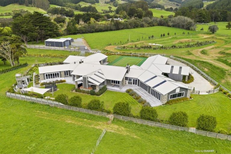 Photo of property in 30 Kakariki Way, Whitemans Valley, Upper Hutt, 5371