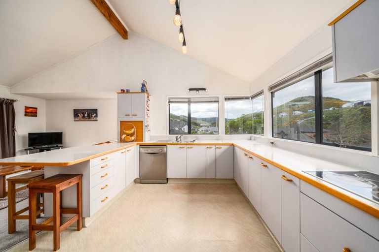 Photo of property in 5 Longmont Terrace, Churton Park, Wellington, 6037