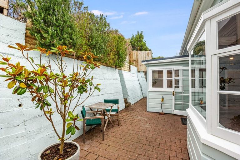 Photo of property in 5 Burwah Street, Berhampore, Wellington, 6023