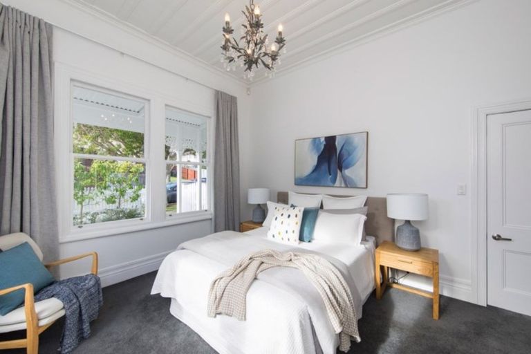 Photo of property in 34 Sentinel Road, Herne Bay, Auckland, 1011