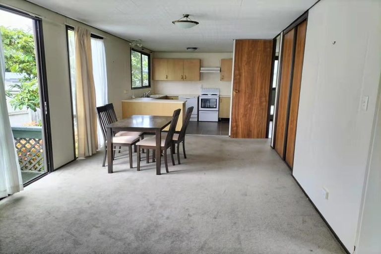 Photo of property in 26 Devonshire Road, Unsworth Heights, Auckland, 0632