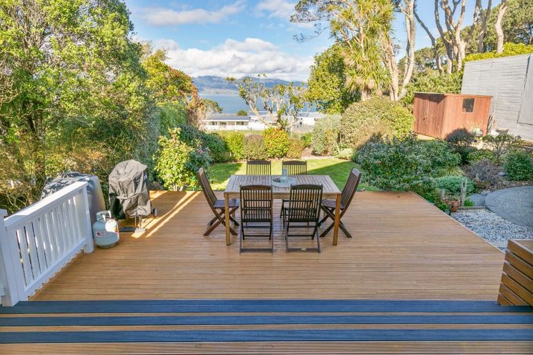 Photo of property in 79 Ranui Crescent, Khandallah, Wellington, 6035