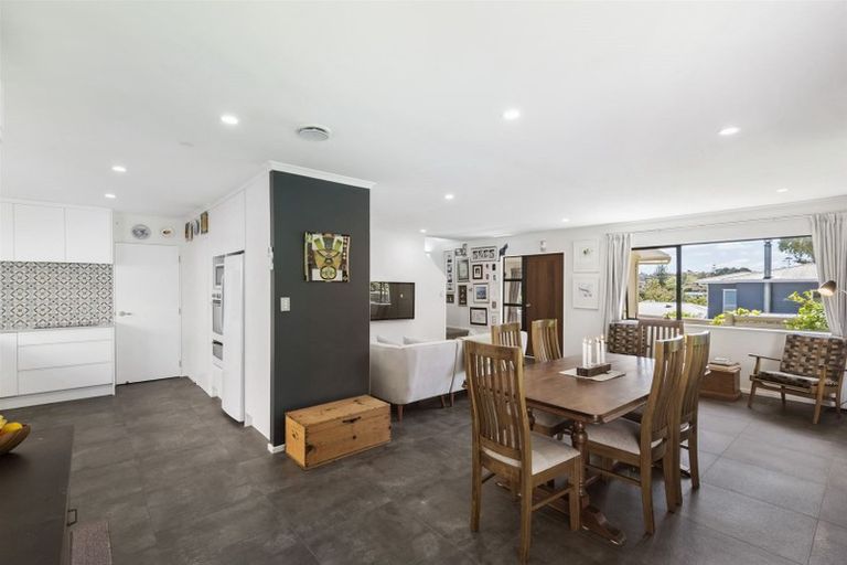 Photo of property in 1/45 Weatherly Road, Torbay, Auckland, 0630