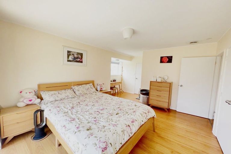 Photo of property in 5 Serrita Avenue, Sunnyhills, Auckland, 2010