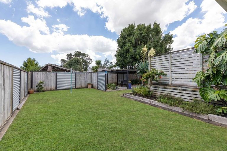 Photo of property in 12 Harbour Crest Drive, Waiuku, 2123
