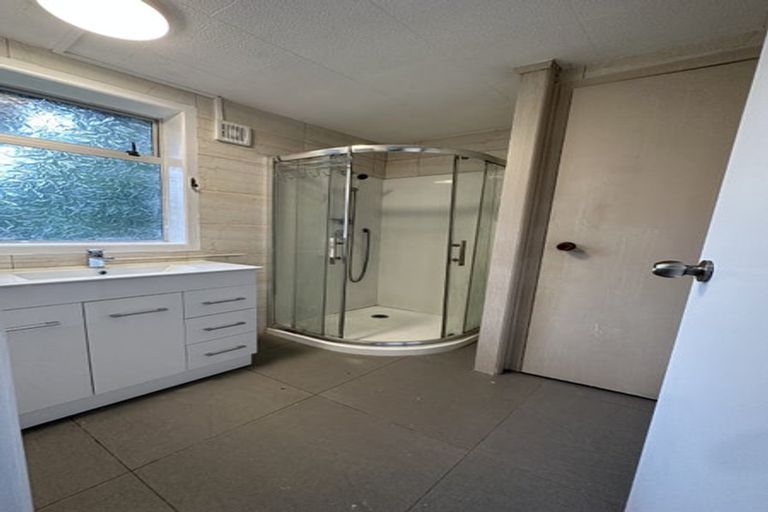 Photo of property in 7 Ellice Road, Totara Vale, Auckland, 0629