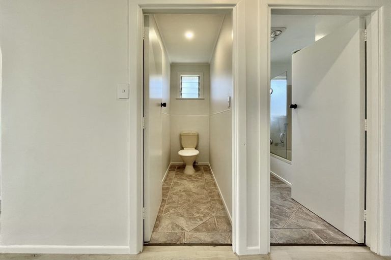 Photo of property in 20 Madison Place, Forrest Hill, Auckland, 0620