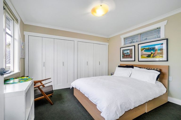 Photo of property in 63 Dignan Street, Point Chevalier, Auckland, 1022