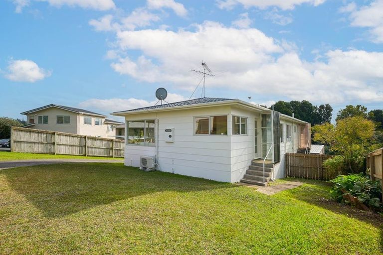 Photo of property in 1/20 Celeste Place, Totara Vale, Auckland, 0627