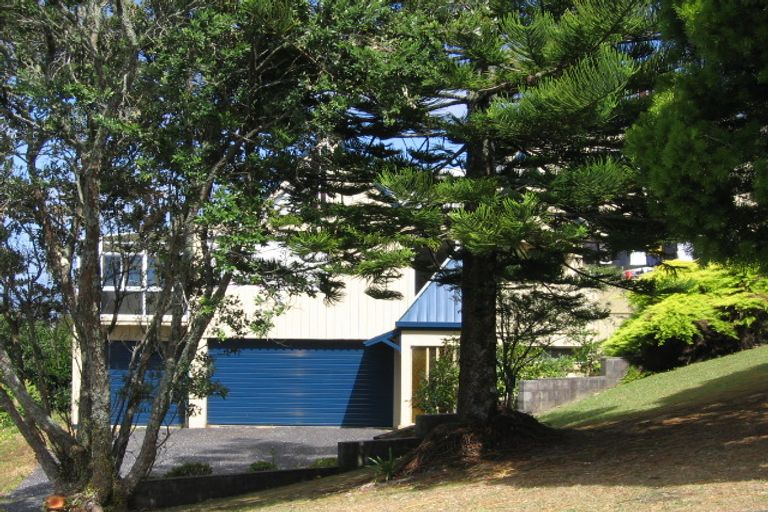 Photo of property in 3 Brigantine Drive, Beach Haven, Auckland, 0626
