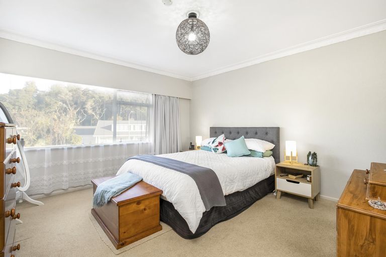 Photo of property in 5 Freshney Place, Hillpark, Auckland, 2102