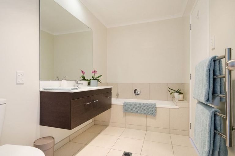 Photo of property in 18 Station Street, Hobsonville, Auckland, 0616