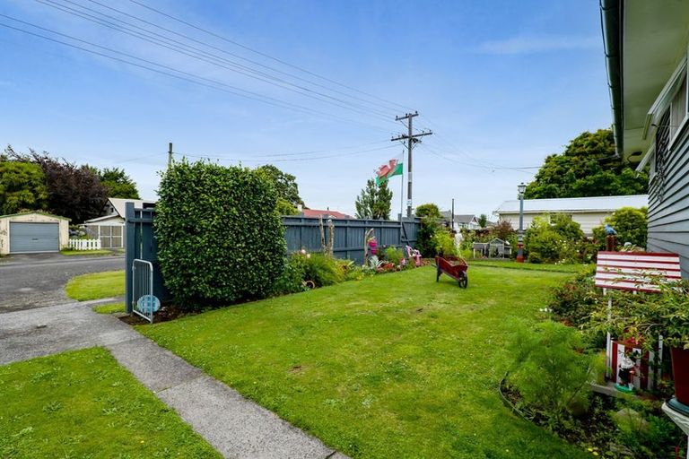 Photo of property in 16 Graham Street, Eltham, 4322