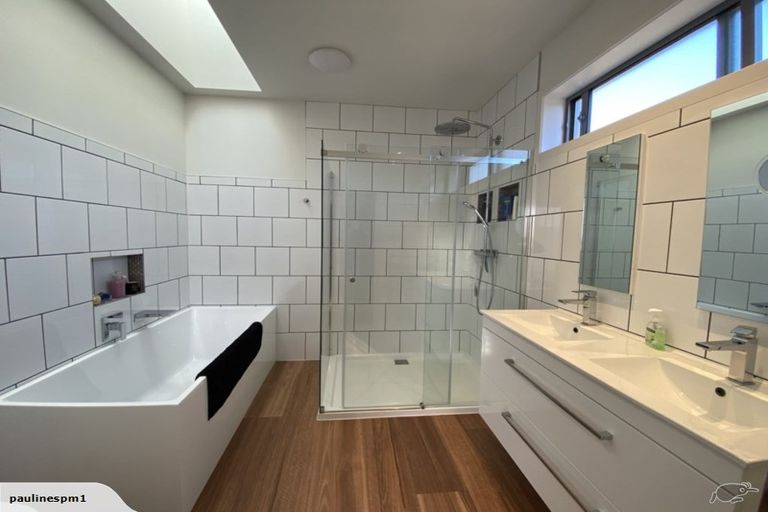 Photo of property in 11 Bell Bird Rise, Picton, 7220