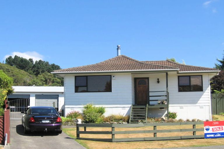 Photo of property in 8 Topaz Street, Birchville, Upper Hutt, 5018