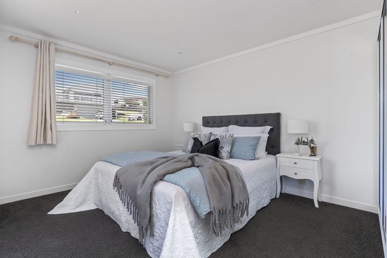 Photo of property in 12 Tindalls Bay Road, Tindalls Beach, Whangaparaoa, 0930