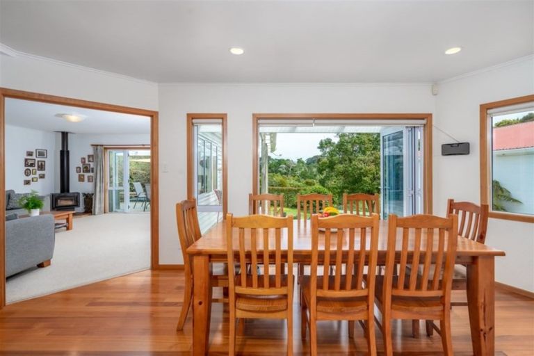 Photo of property in 164 Motu Road, Kumeu, 0891